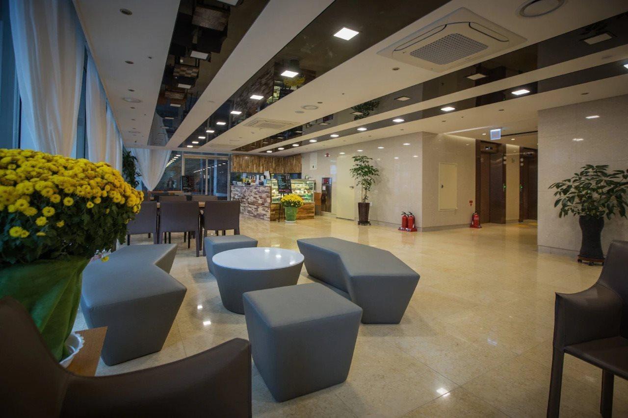 Gloucester Hotel Jeju Exteriör bild