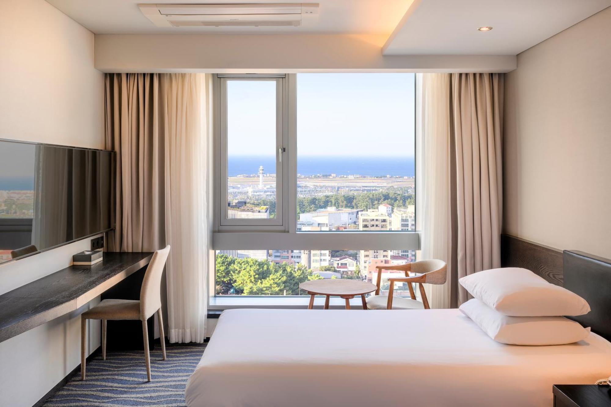 Gloucester Hotel Jeju Exteriör bild