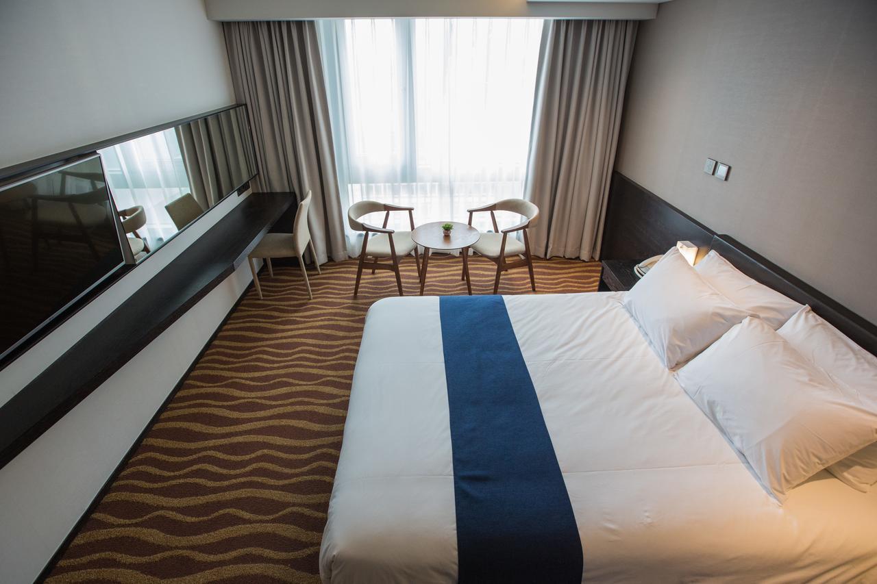 Gloucester Hotel Jeju Exteriör bild