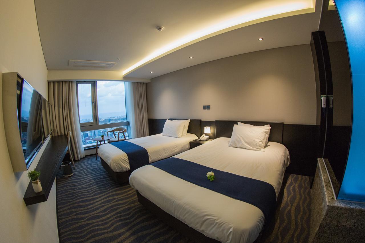 Gloucester Hotel Jeju Exteriör bild