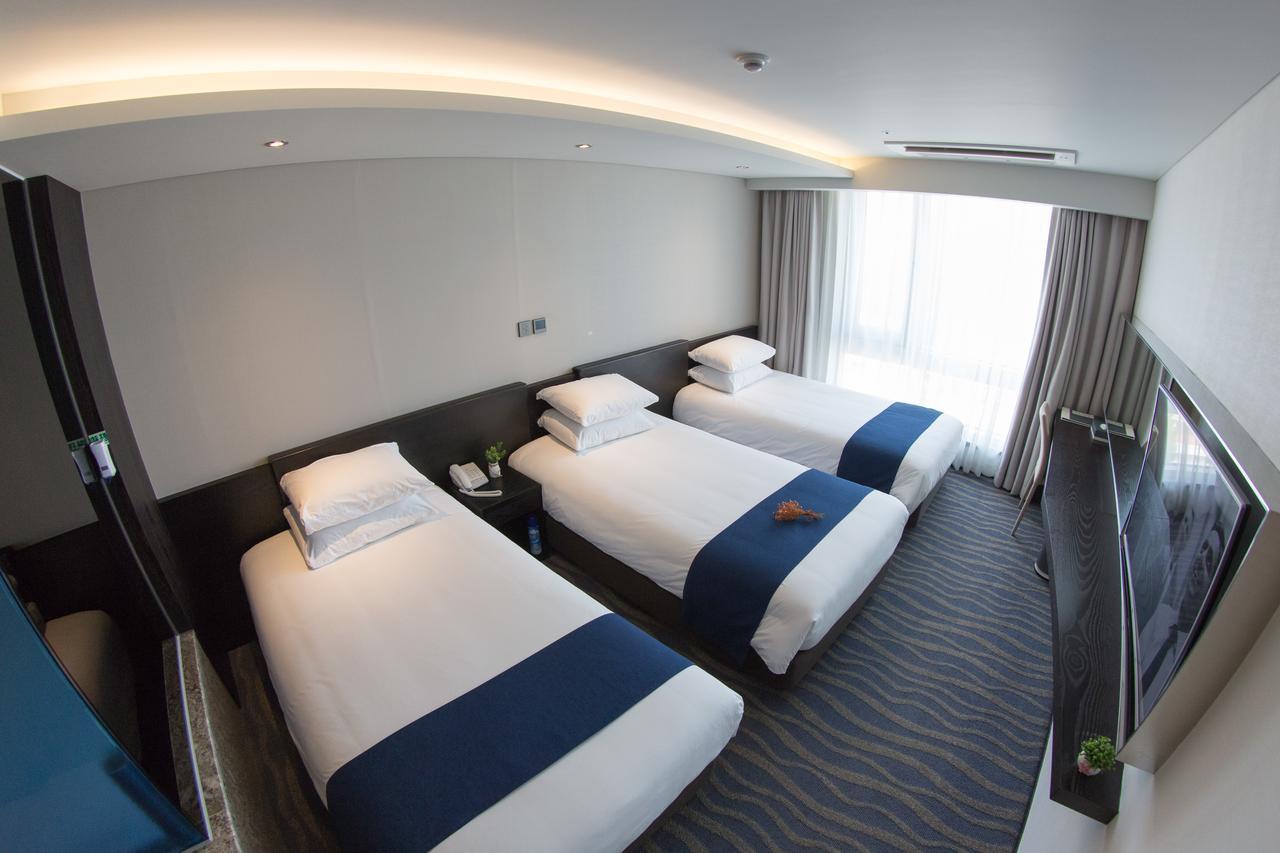Gloucester Hotel Jeju Exteriör bild
