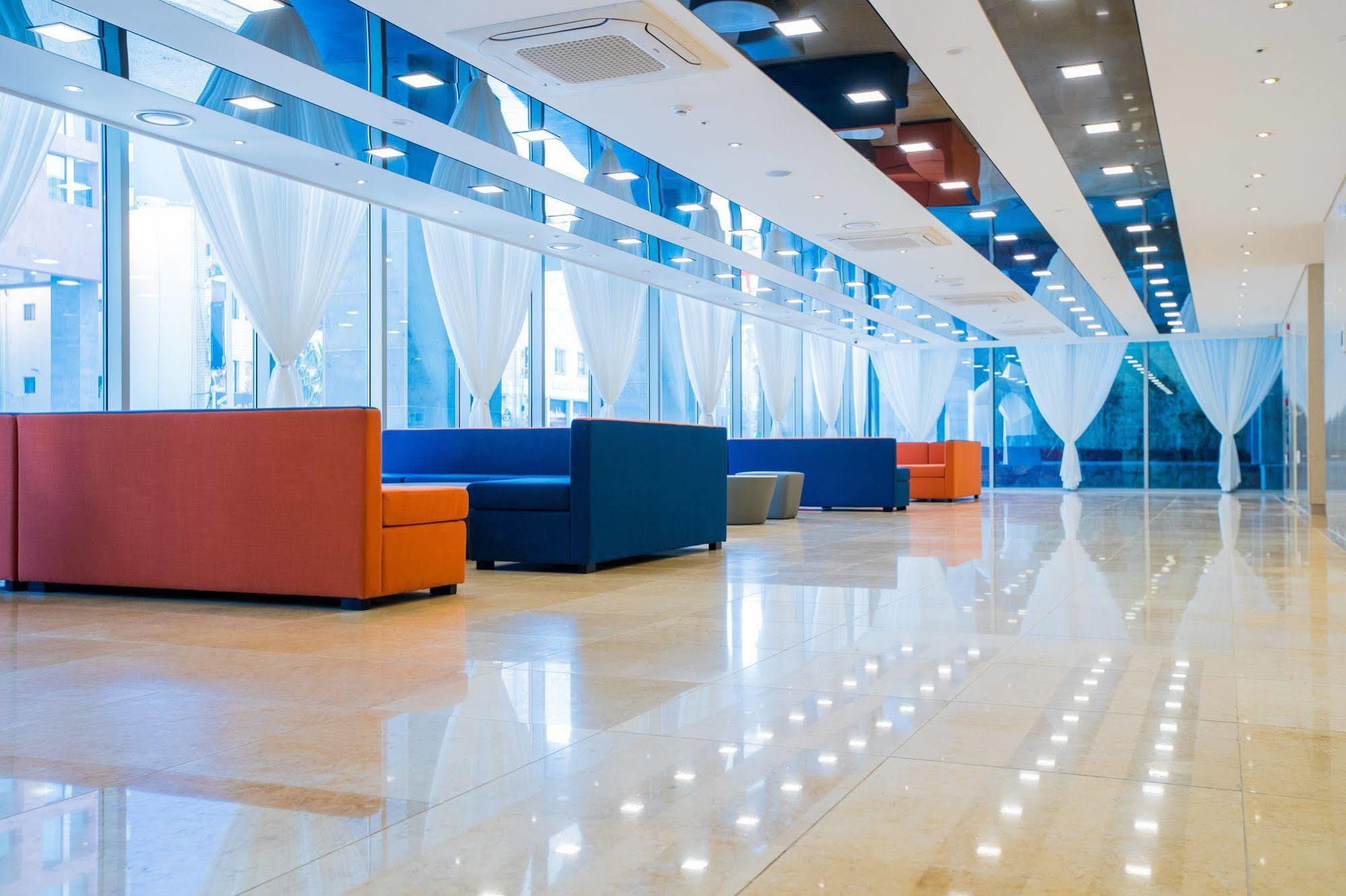 Gloucester Hotel Jeju Exteriör bild