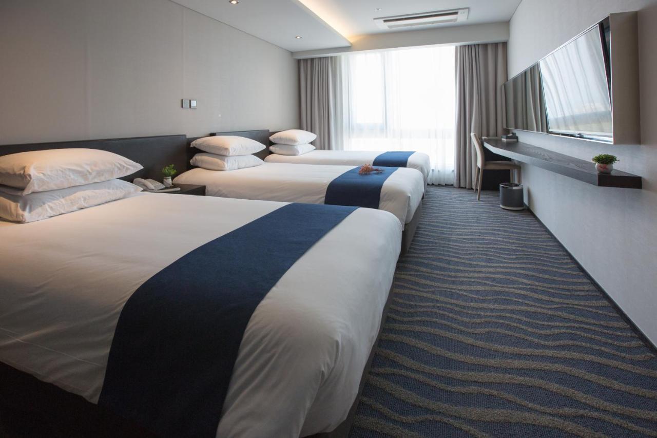 Gloucester Hotel Jeju Exteriör bild