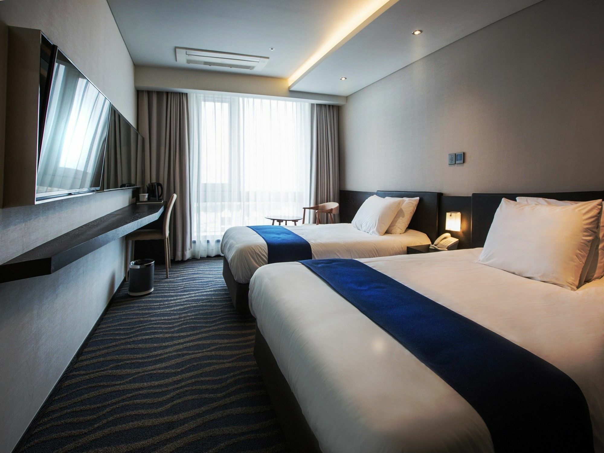 Gloucester Hotel Jeju Exteriör bild